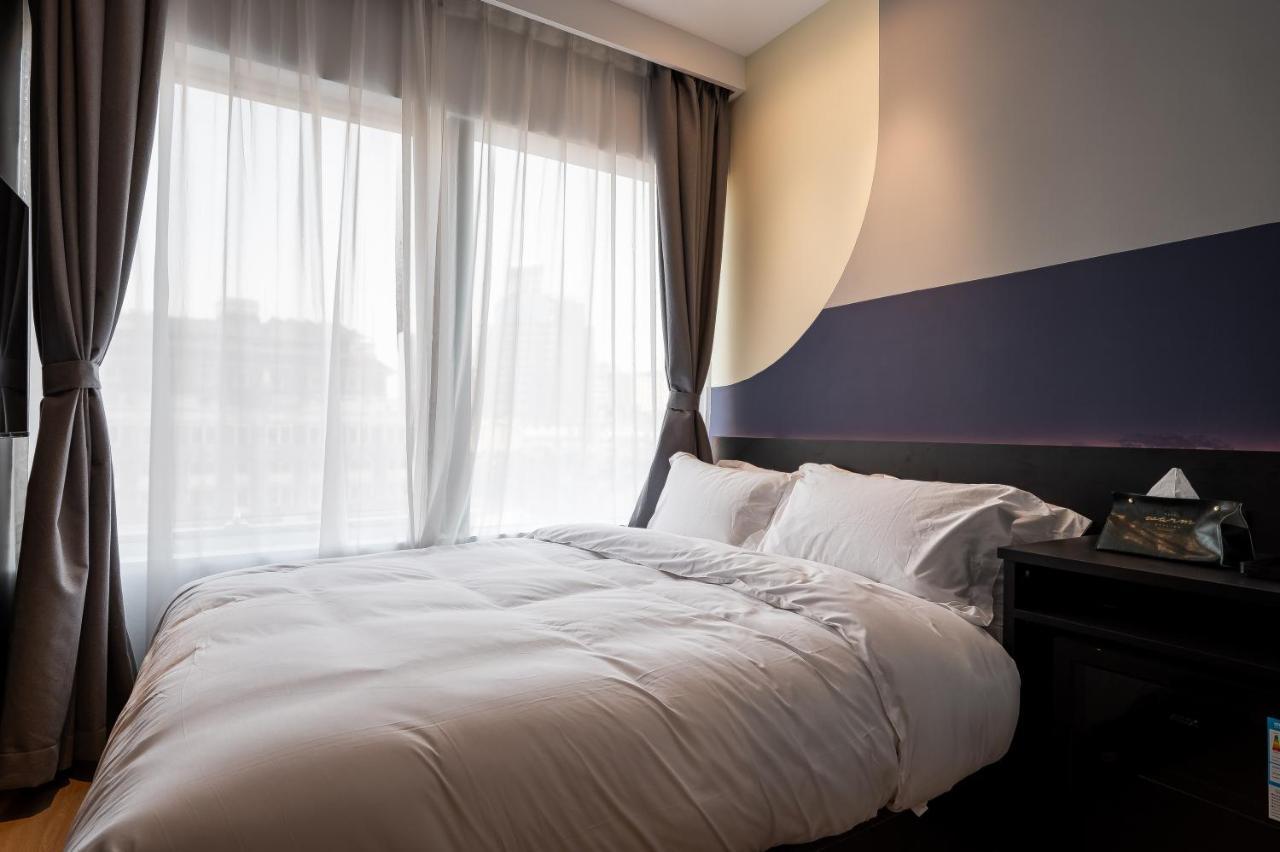 Dayin International Youth Hostel - Near East Nanjing Road & People'S Square & The Bund -Large Social Area -Bar -Cafe -Gym -Free Laundry Luggage Storage -24H Front Desk -English Service Shanghai Exterior photo