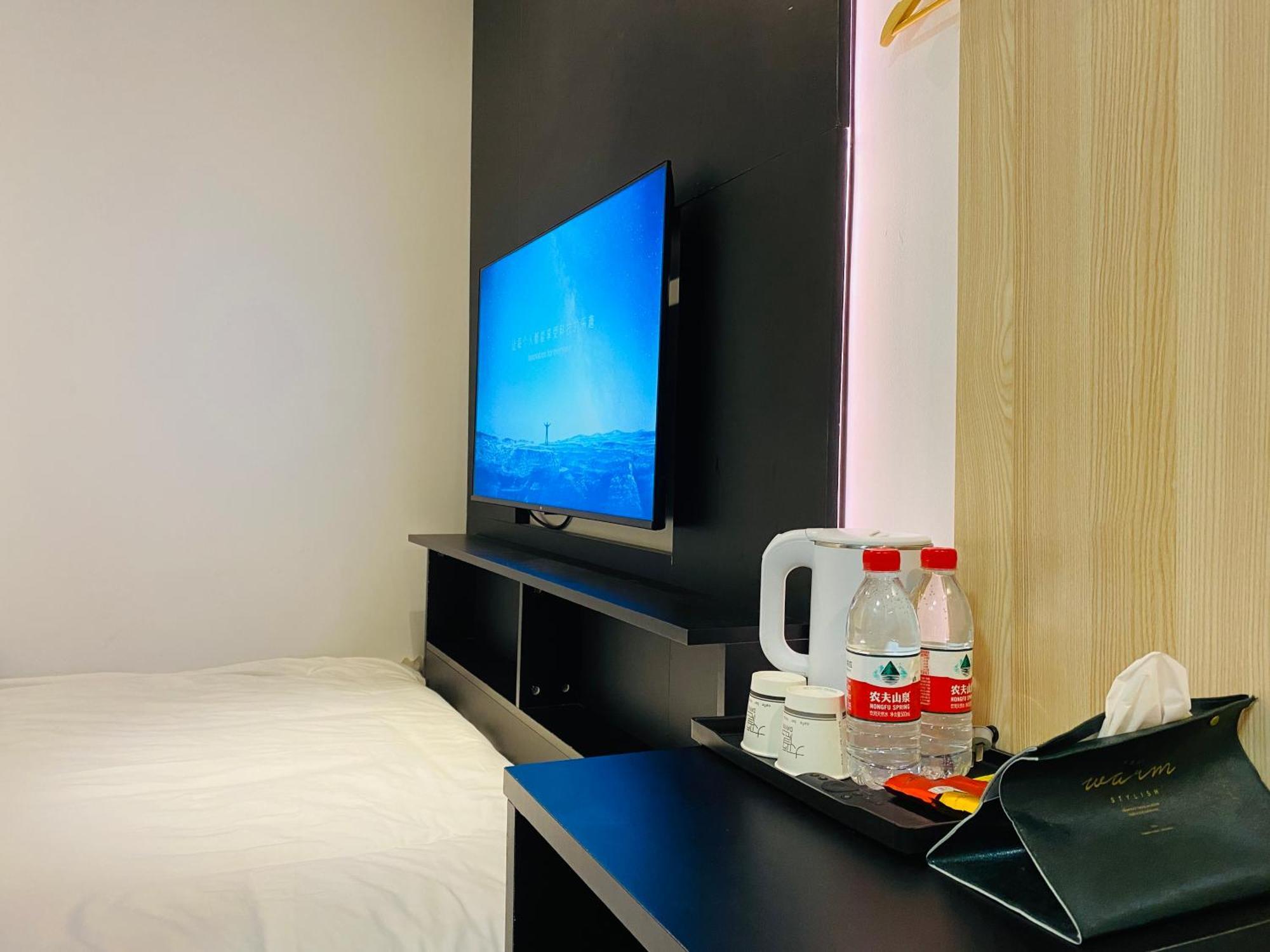Dayin International Youth Hostel - Near East Nanjing Road & People'S Square & The Bund -Large Social Area -Bar -Cafe -Gym -Free Laundry Luggage Storage -24H Front Desk -English Service Shanghai Exterior photo