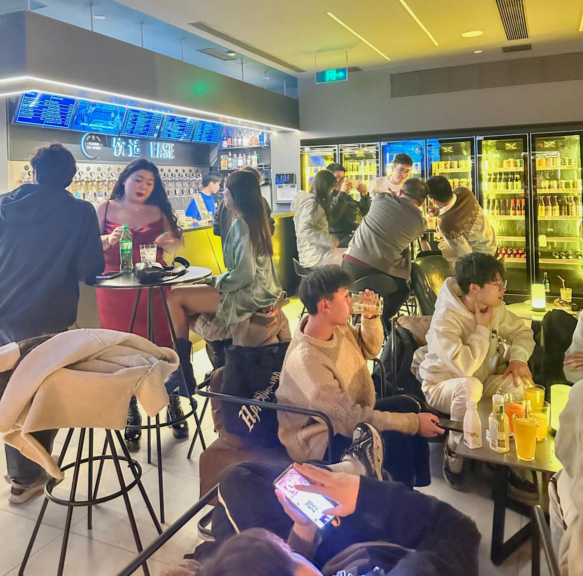Dayin International Youth Hostel - Near East Nanjing Road & People'S Square & The Bund -Large Social Area -Bar -Cafe -Gym -Free Laundry Luggage Storage -24H Front Desk -English Service Shanghai Exterior photo